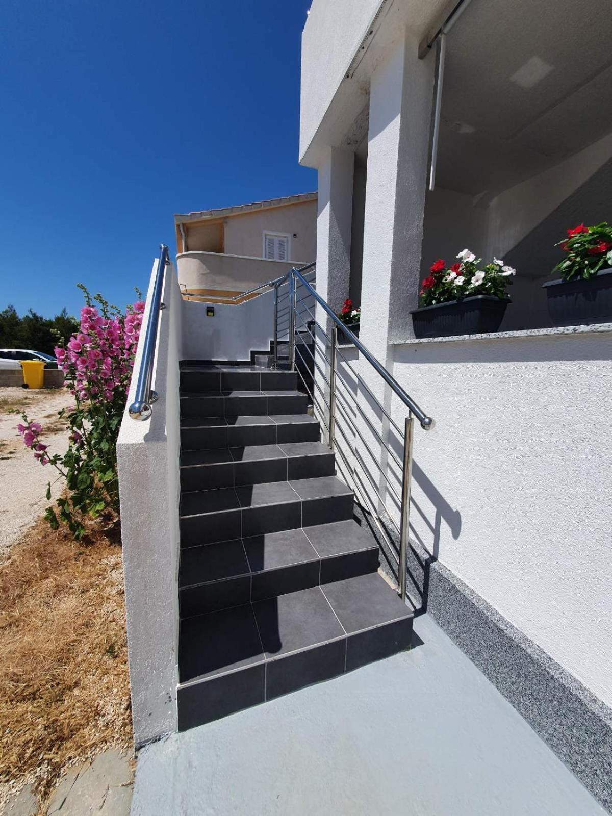 Apartments Nemcic 2 Nin Exterior photo